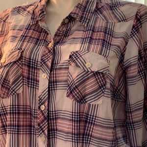 TORRID 3. (22/24)Pink, White & Navy Blue Button up